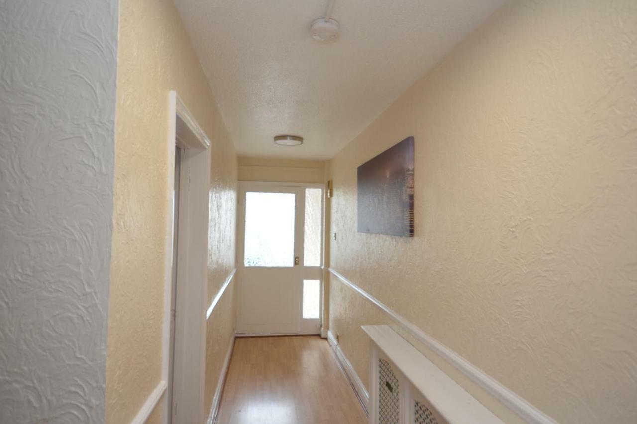 Four Bedroom Townhouse 12 Minutes Walk To Excel Exhibition Centre Vakantiehuis Londen