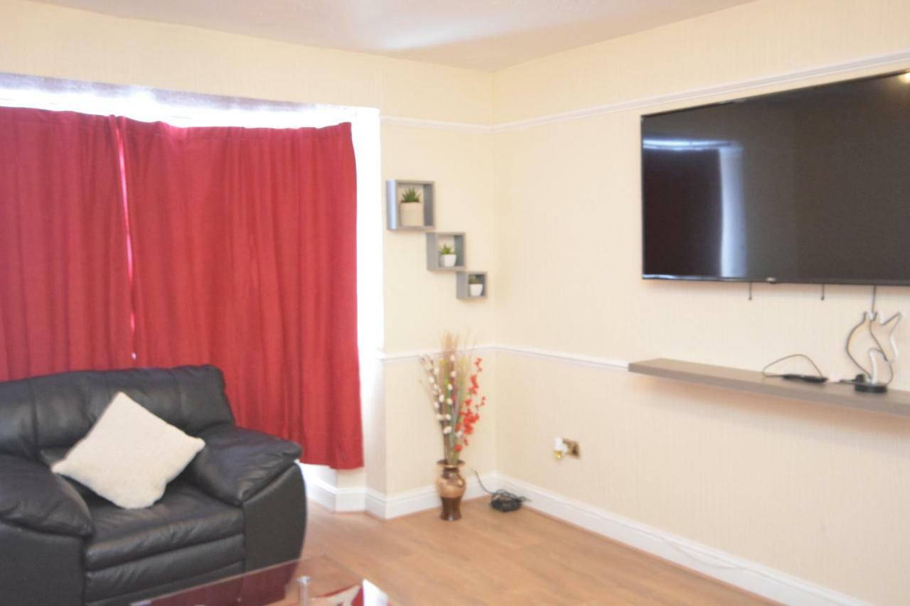 Four Bedroom Townhouse 12 Minutes Walk To Excel Exhibition Centre Vakantiehuis