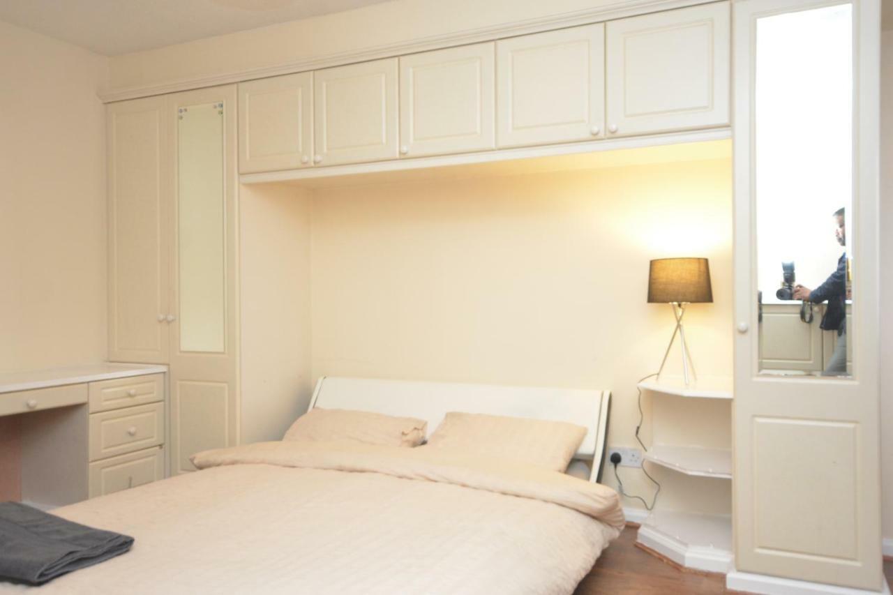 Vakantiehuis Four Bedroom Townhouse 12 Minutes Walk To Excel Exhibition Centre